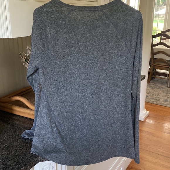 Gray Long Sleeve Active Top - LARGE - Picture 4 of 5